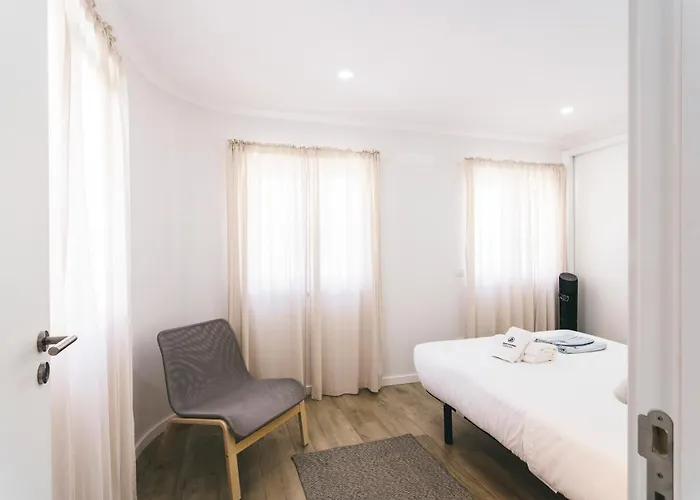 102 - Hut Spot * Peniche