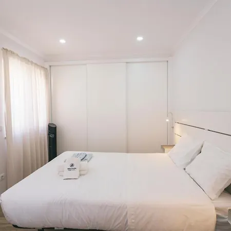 102 - Hut Spot Apartment *
