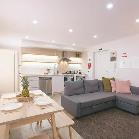 102 - Hut Spot Apartment Peniche