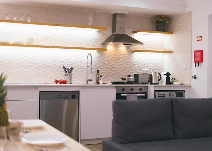 102 - Hut Spot Peniche